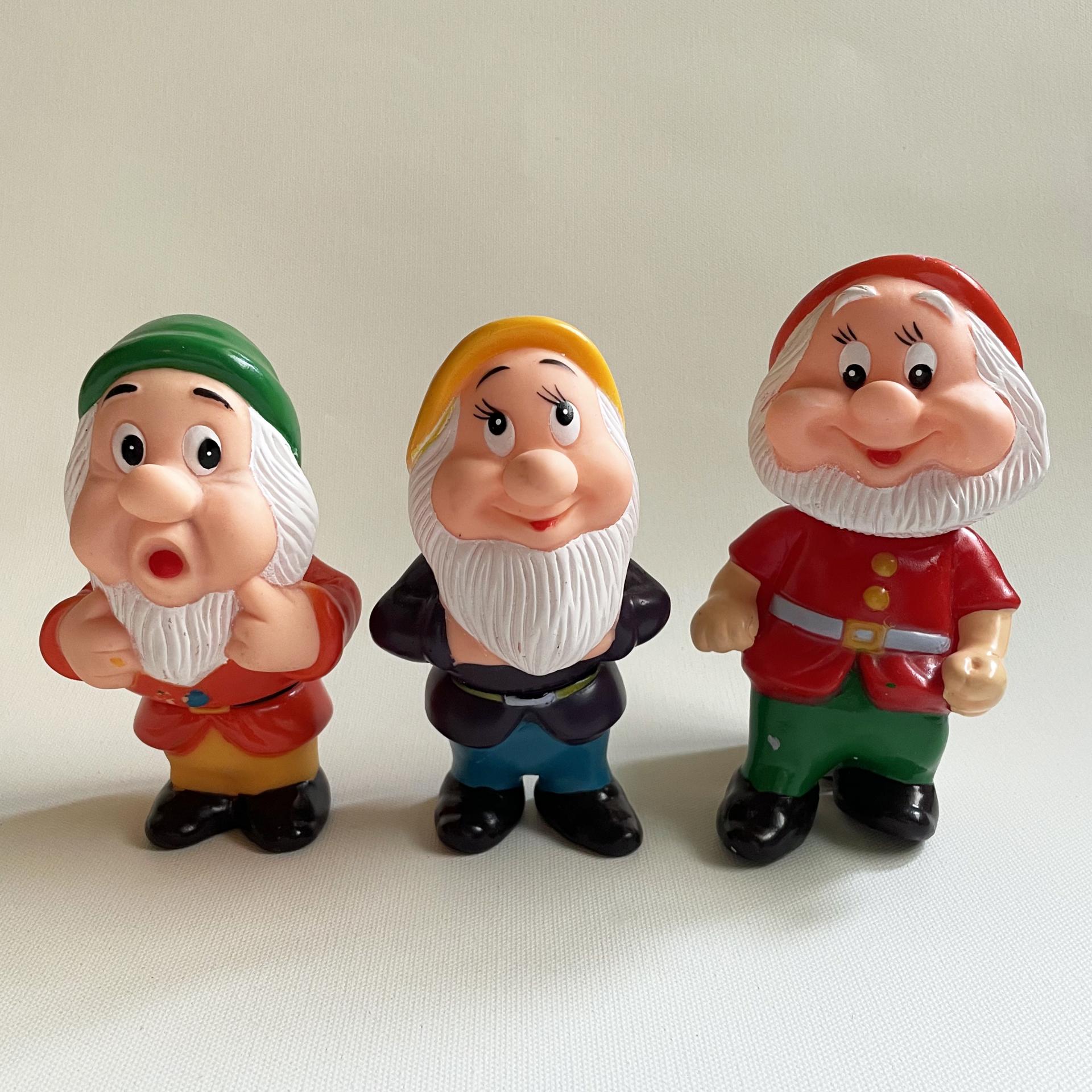 [VINTAGE] DISNEY THE SEVEN DWARFS FIGURES