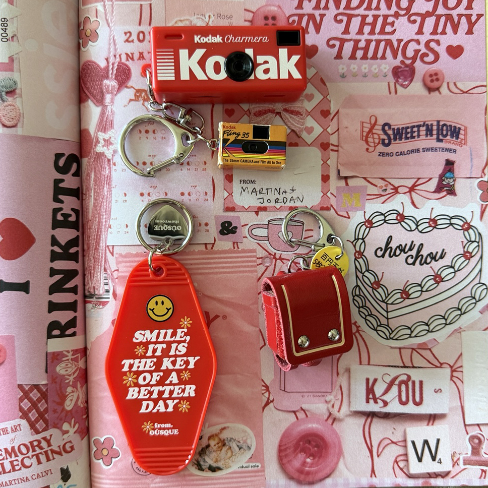[ONLY OÙSQUE] HOTEL KEY CHAIN SMILE BASIC COLLECTION