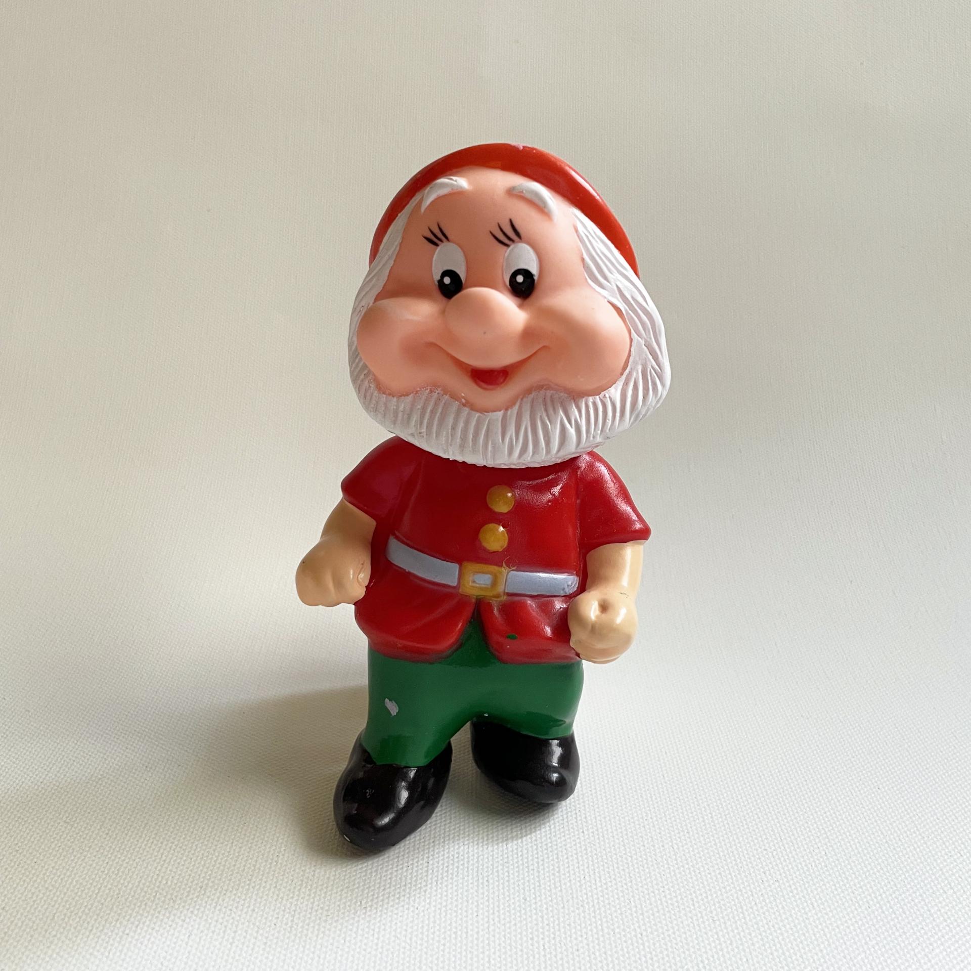 [VINTAGE] DISNEY THE SEVEN DWARFS FIGURES