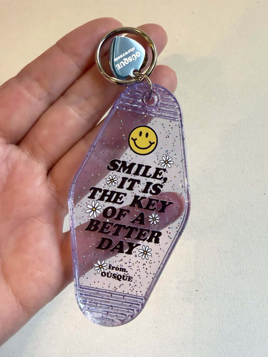 [ONLY OÙSQUE] HOTEL KEY CHAIN SMILE BASIC COLLECTION