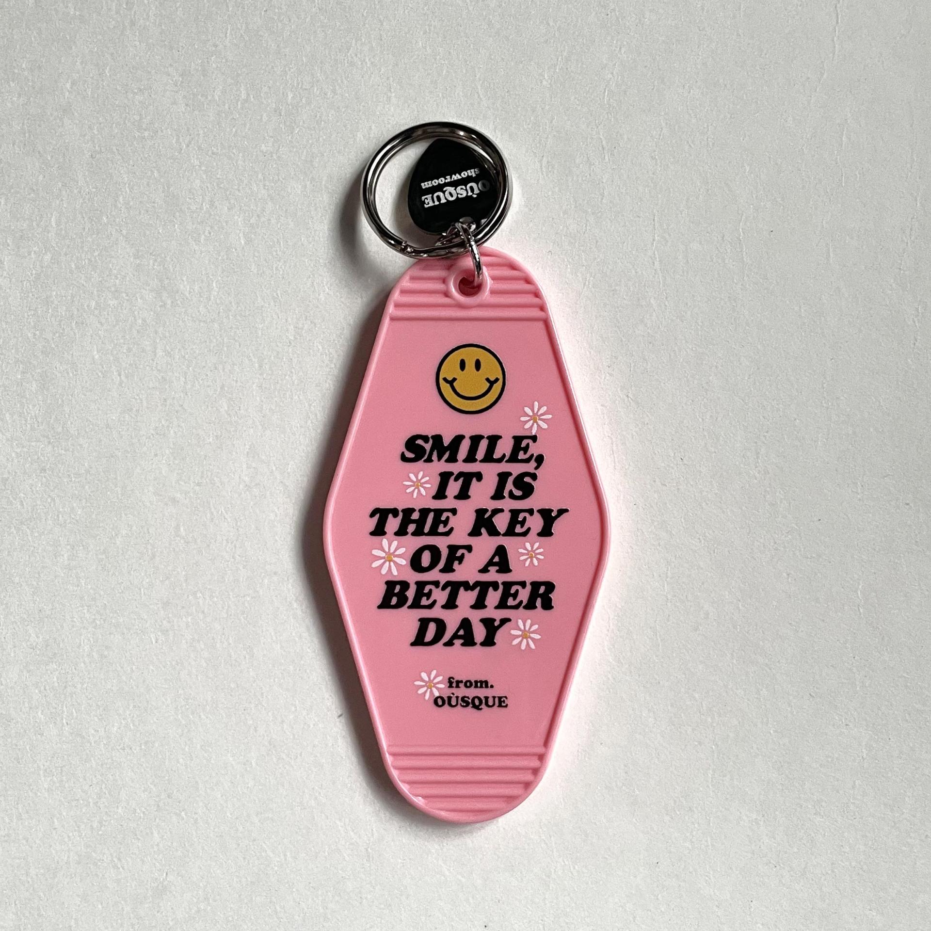[ONLY OÙSQUE] HOTEL KEY CHAIN SMILE BASIC COLLECTION