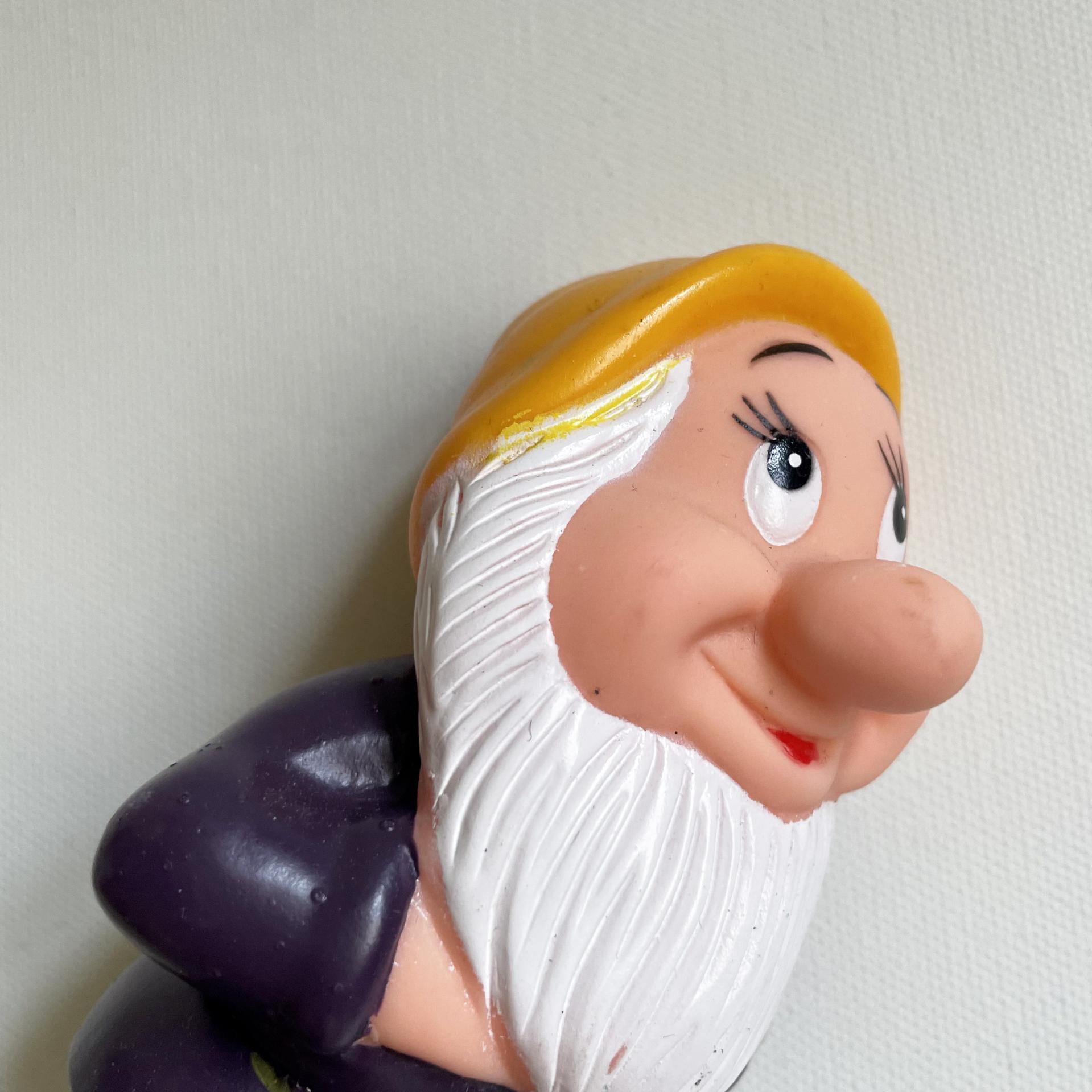 [VINTAGE] DISNEY THE SEVEN DWARFS FIGURES