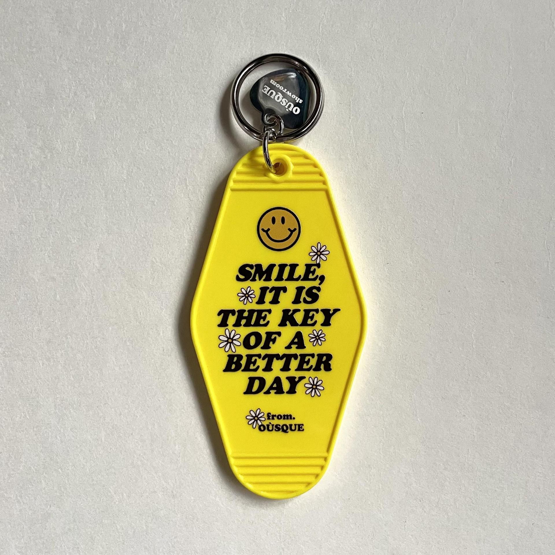 [ONLY OÙSQUE] HOTEL KEY CHAIN SMILE BASIC COLLECTION