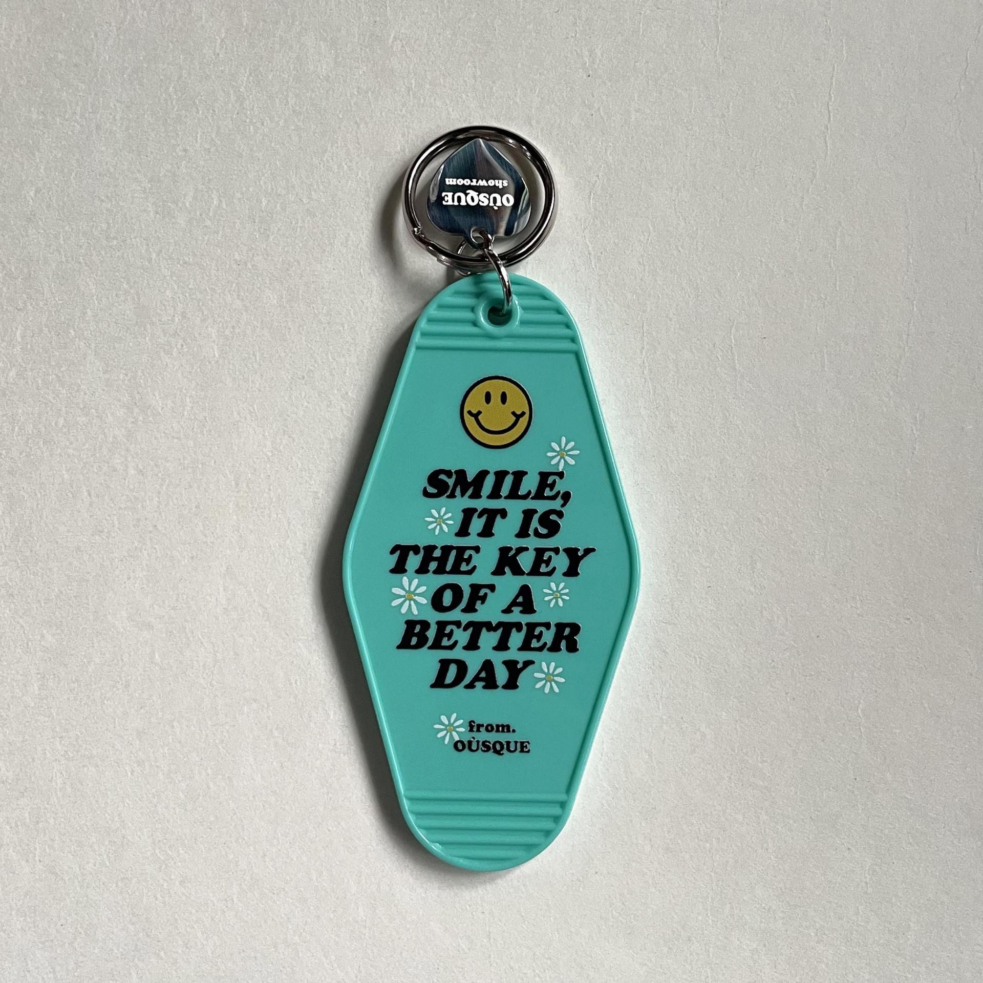 [ONLY OÙSQUE] HOTEL KEY CHAIN SMILE BASIC COLLECTION
