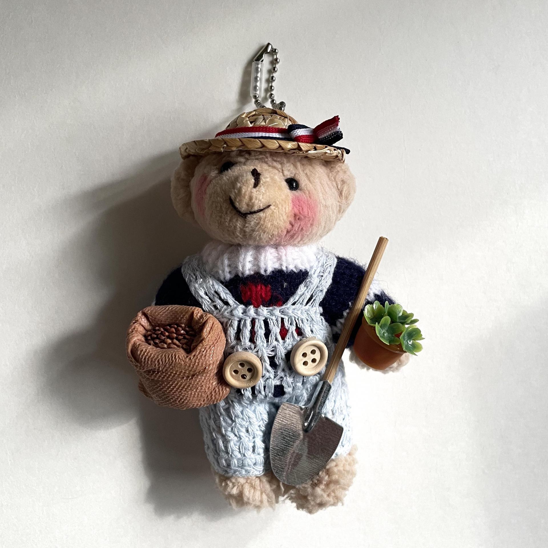 [ONLY OÙSQUE] STRAW HAT BEAR KEY CHAIN