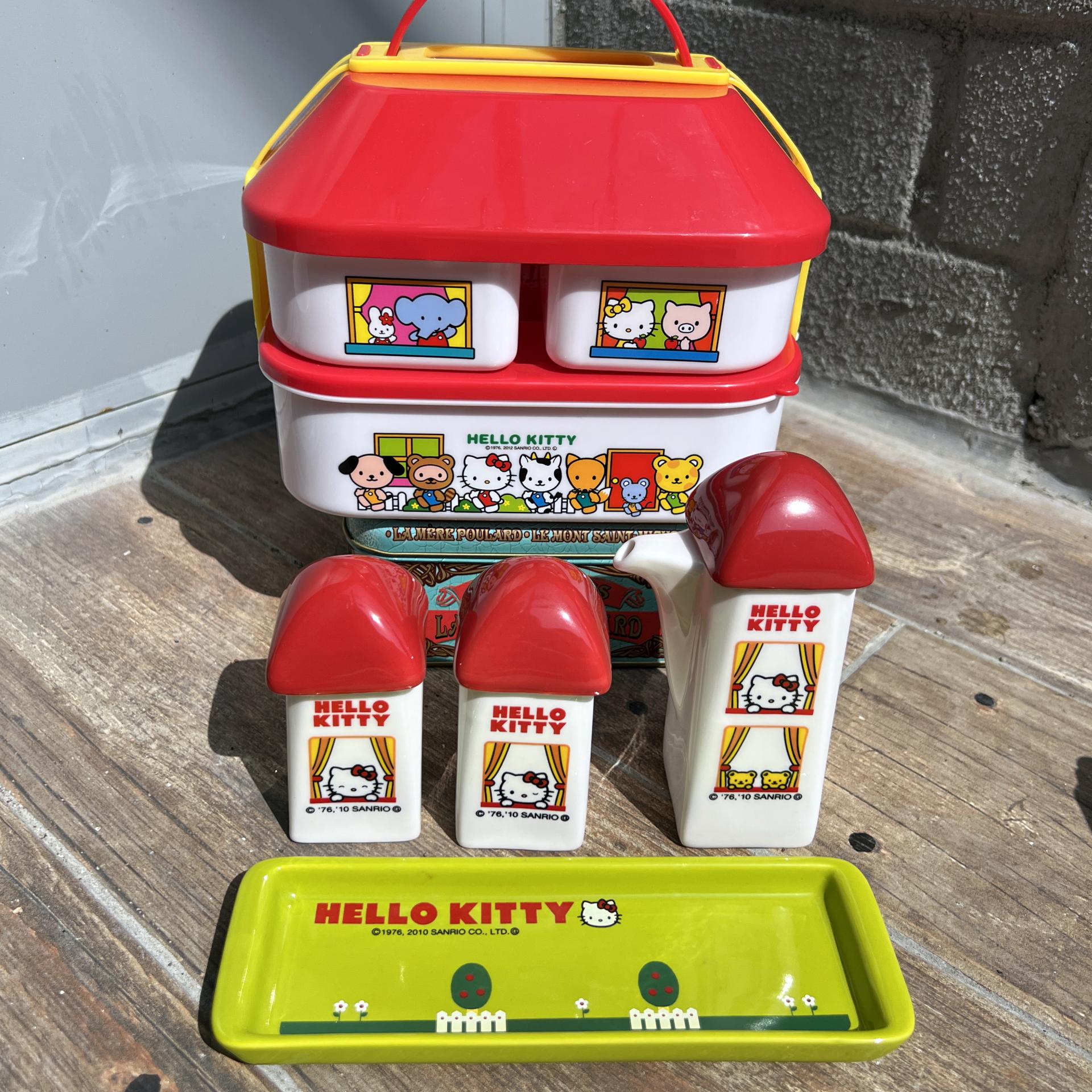[VINTAGE] 2010 HELLO KITTY SEASONING CONTAINER SET