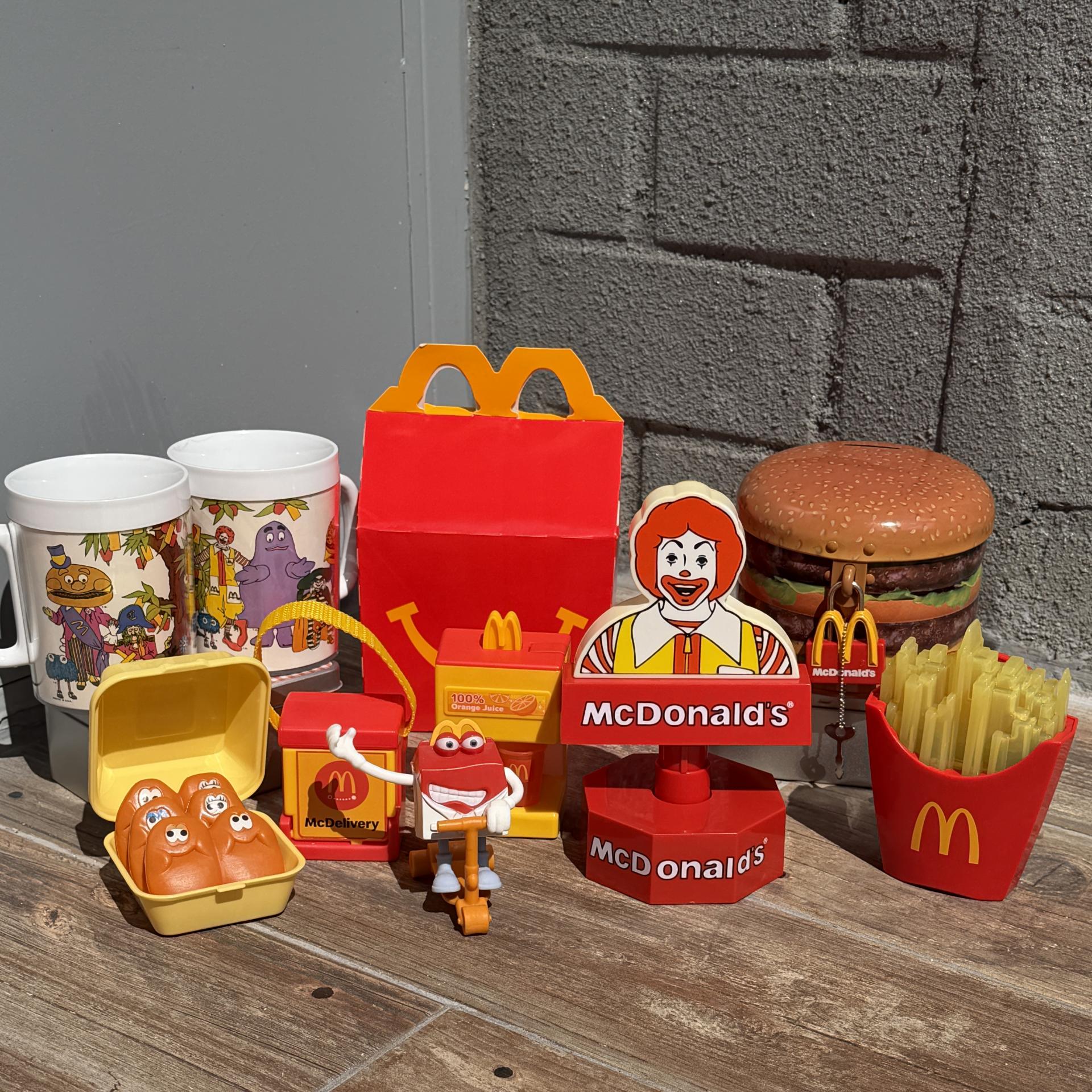 [VINTAGE][RARE] 1998 MCDONALD'S ROTATING LAMP