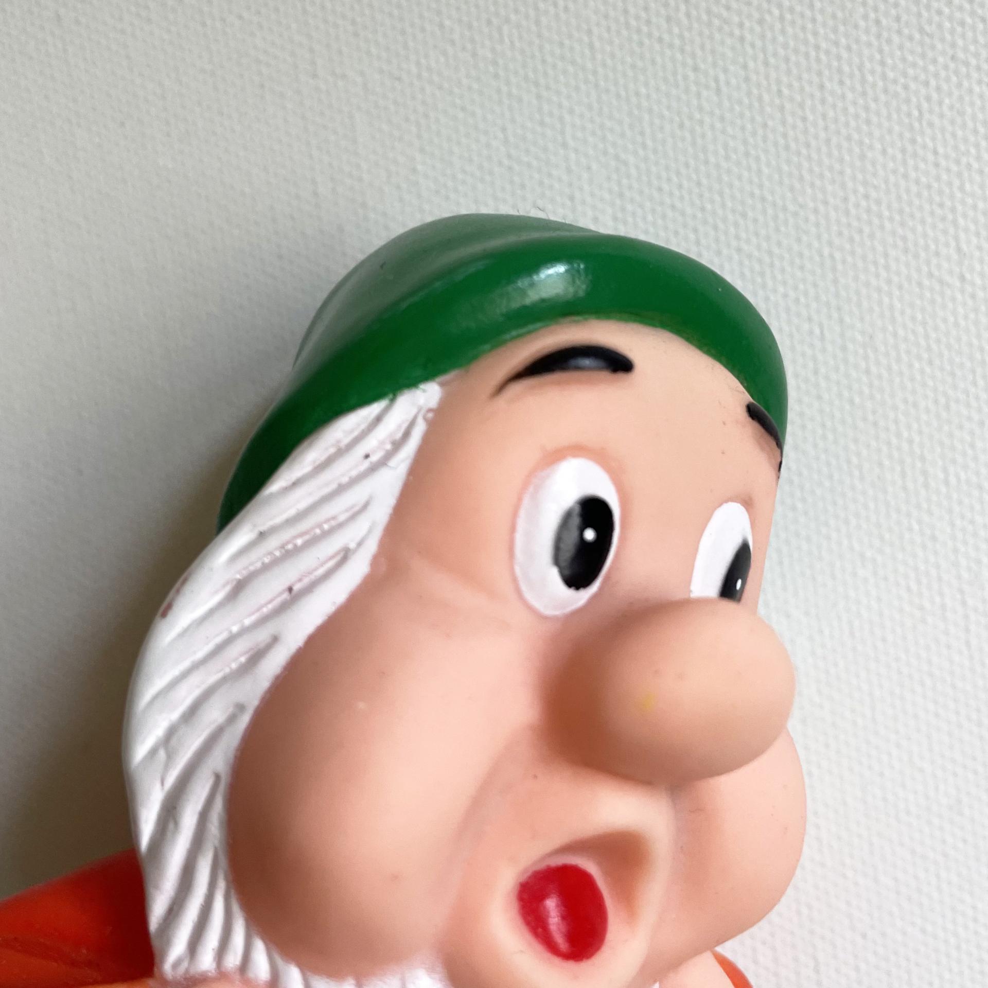 [VINTAGE] DISNEY THE SEVEN DWARFS FIGURES