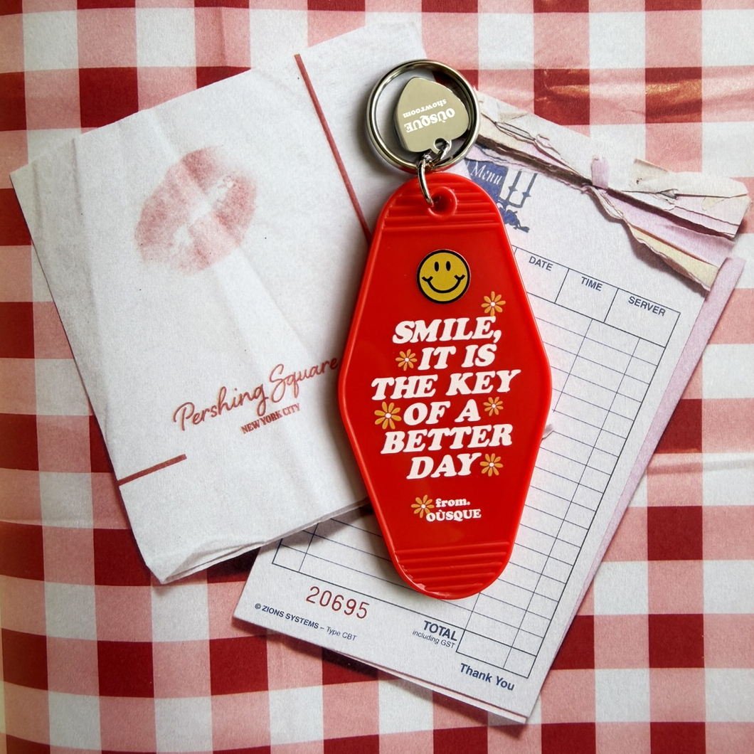 [ONLY OÙSQUE] HOTEL KEY CHAIN SMILE BASIC COLLECTION