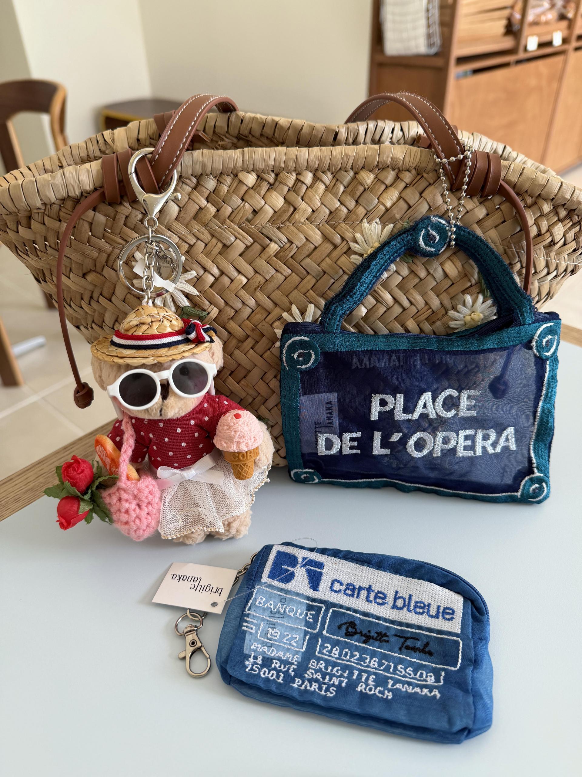 [ONLY OÙSQUE] STRAW HAT BEAR KEY CHAIN