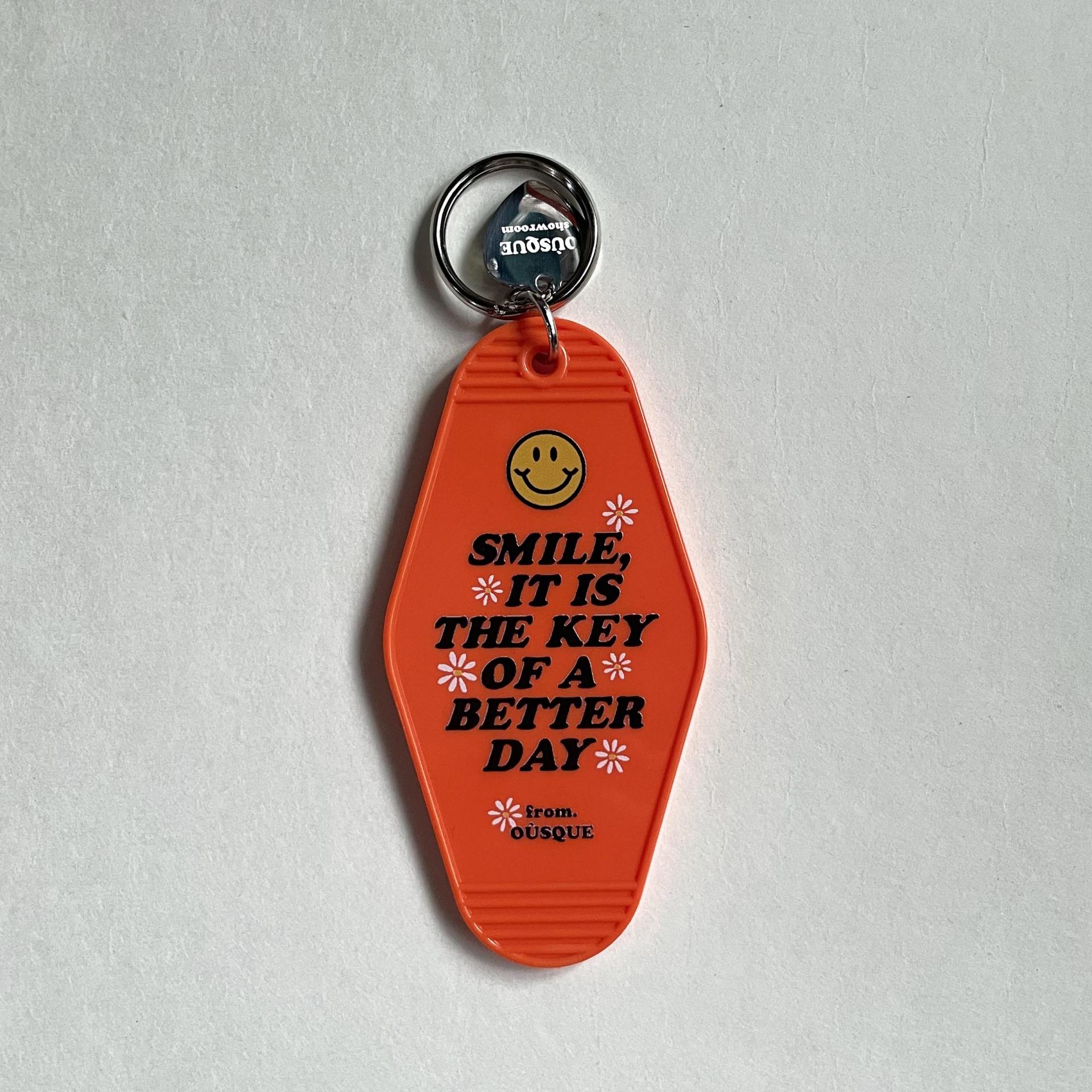 [ONLY OÙSQUE] HOTEL KEY CHAIN SMILE BASIC COLLECTION