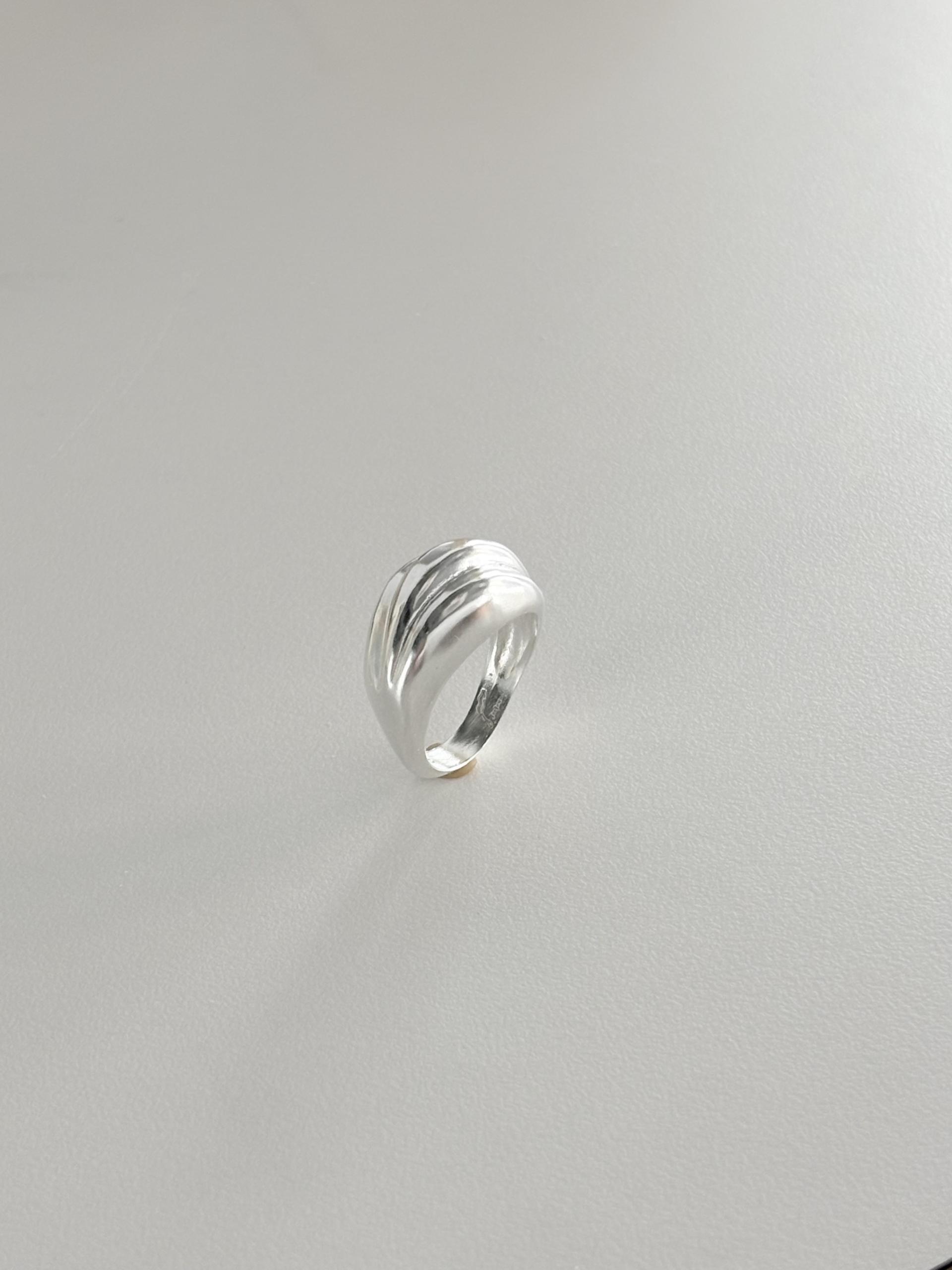 Flow Ring Bold