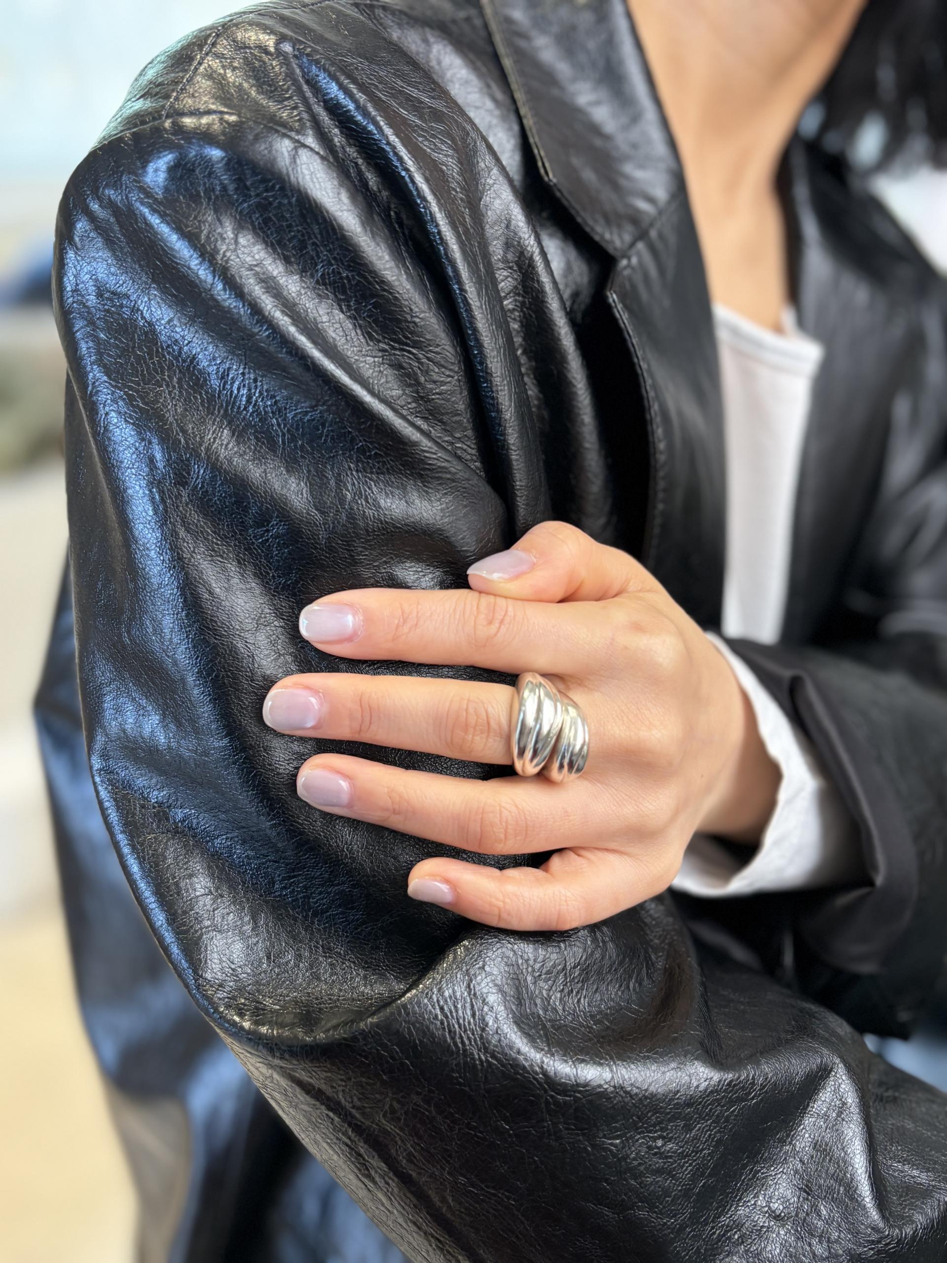 Flow Ring Bold