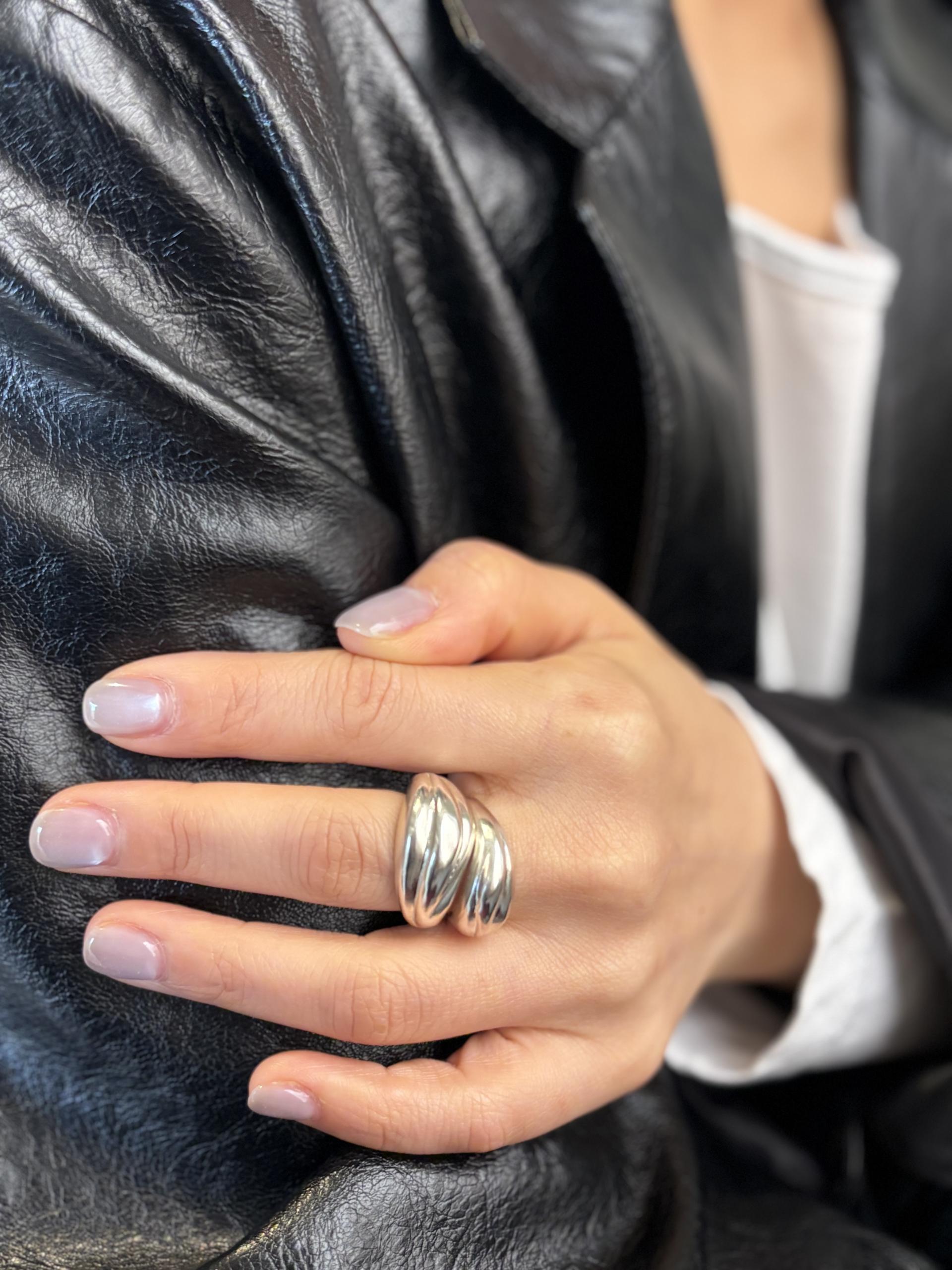Flow Ring Bold