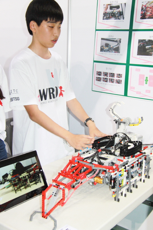 1279ee754bcbe.jpg