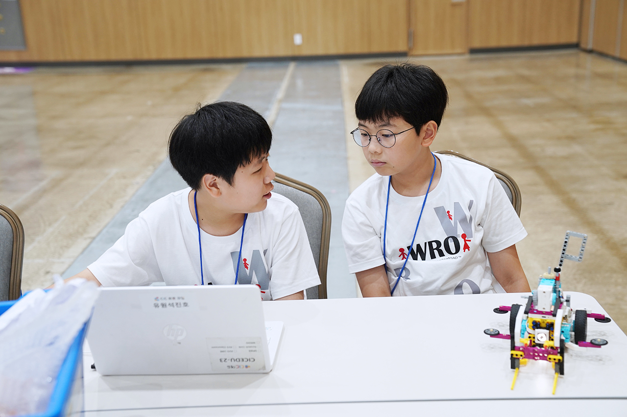 c8596f466ee7d.jpg