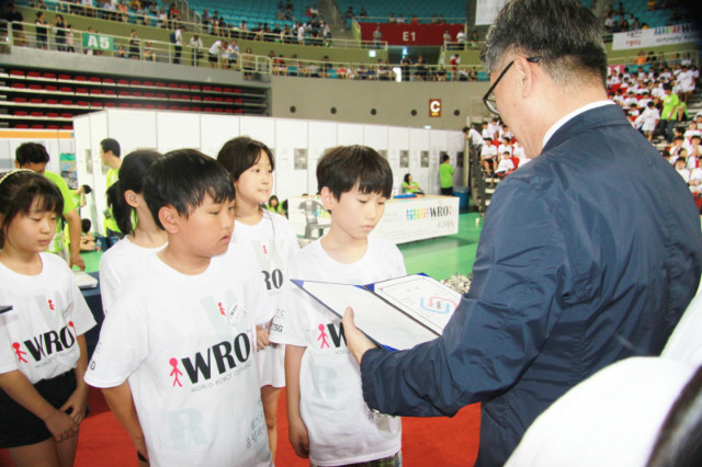 e16c719cbf166.jpg