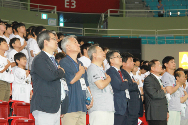 ec5dca62e6a4d.jpg