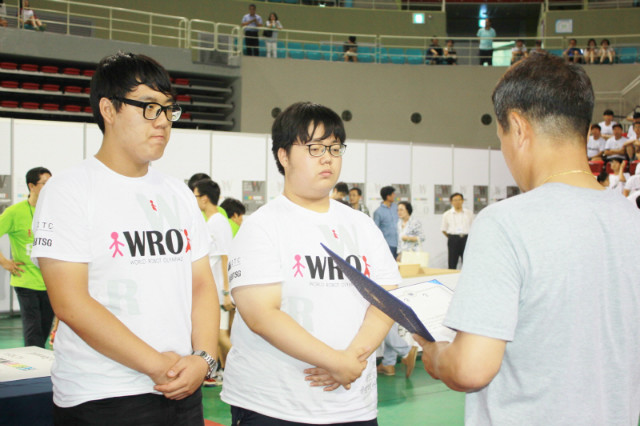 fa558d002acd8.jpg