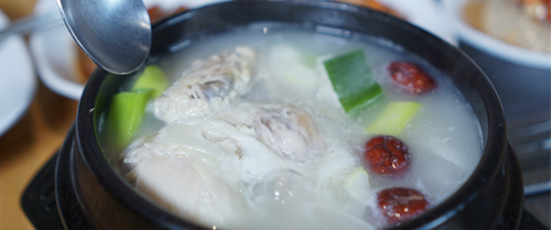 삼계탕 samgyetang Ginseng Chicken Soup サムゲタン / サムゲタン 参鸡汤 蔘雞湯