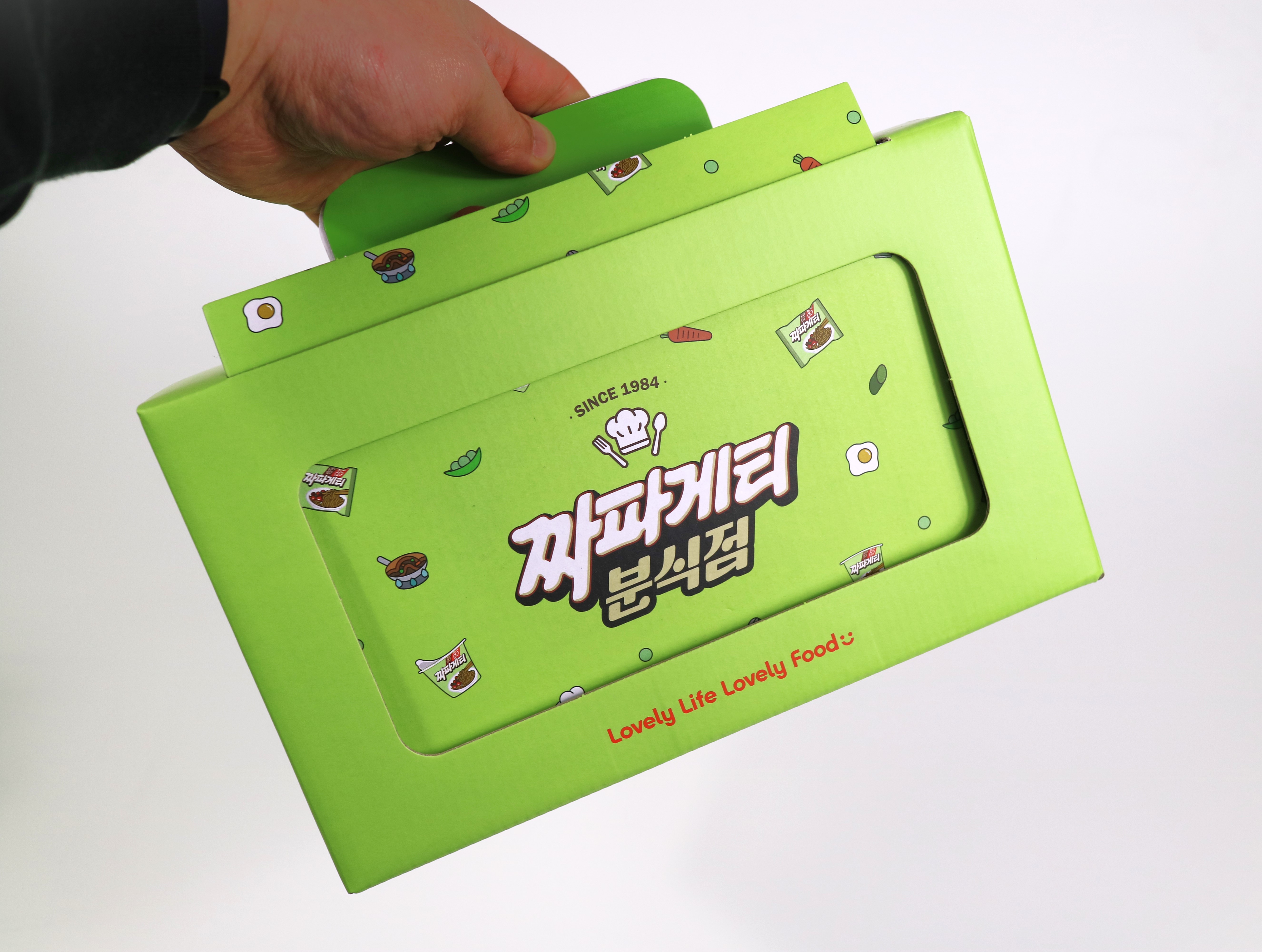 짜파게티 팝업스토어 철가방 박스