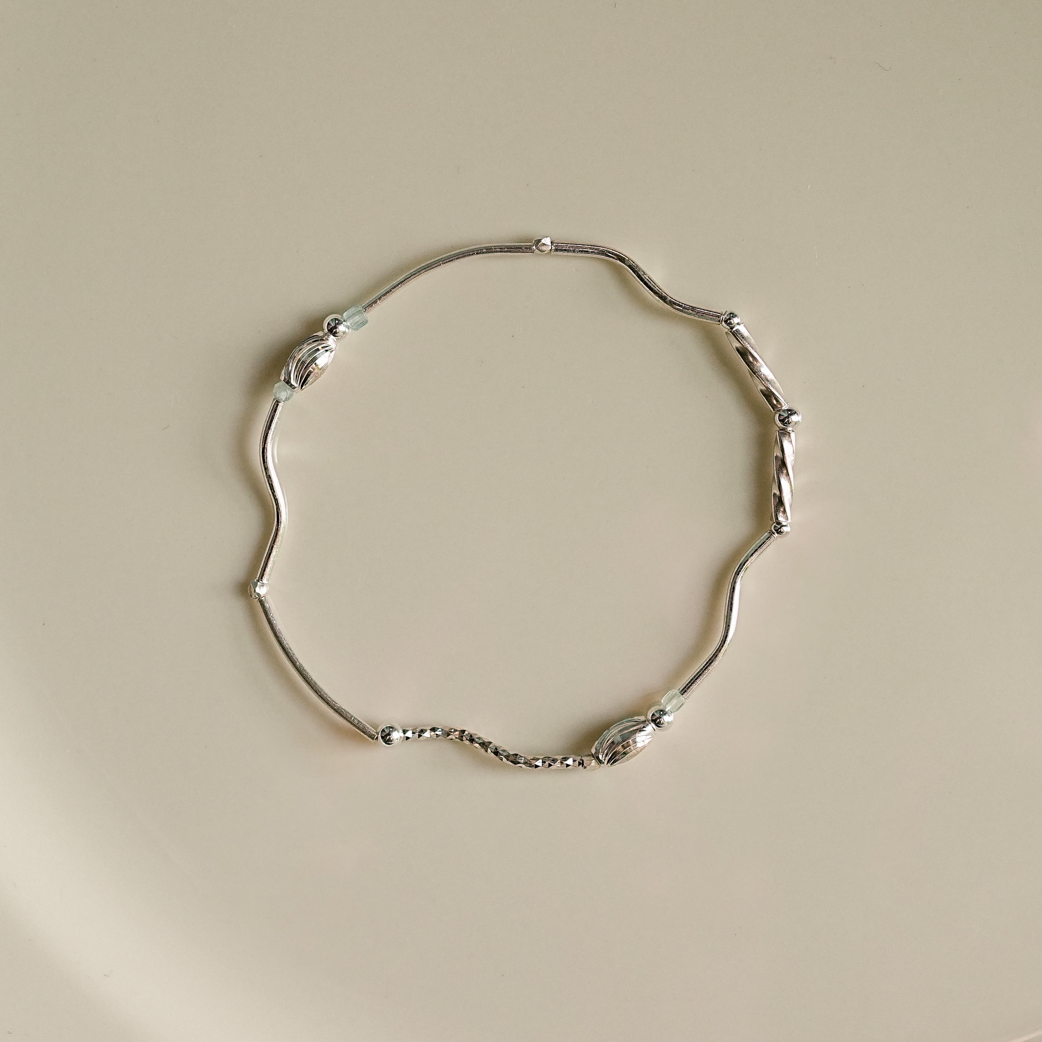 젊음의 바다, silver bracelet