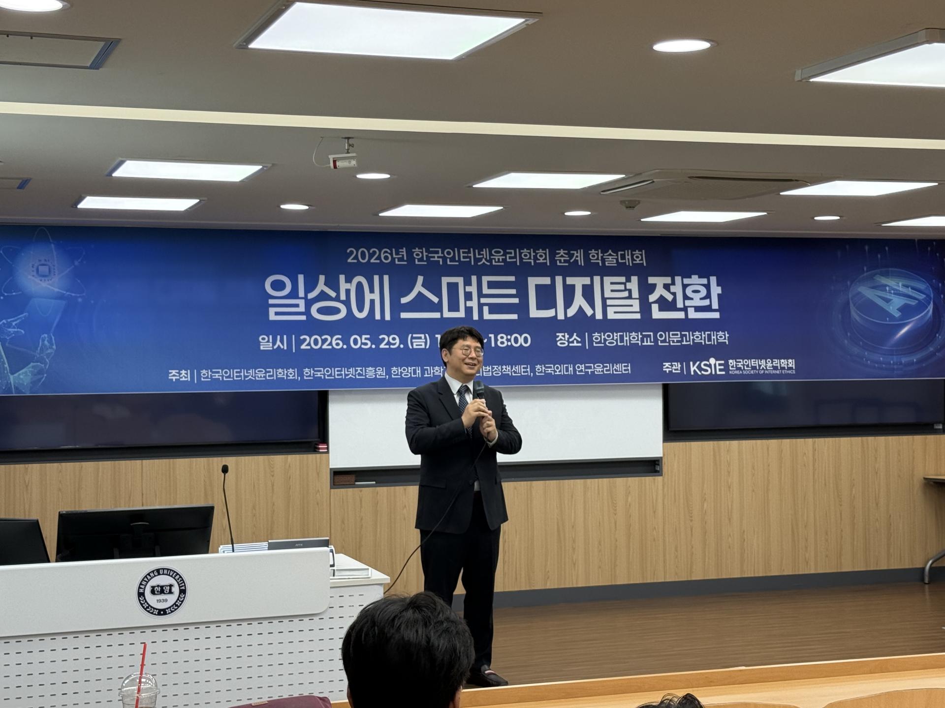 6a24e17cde921.jpg
