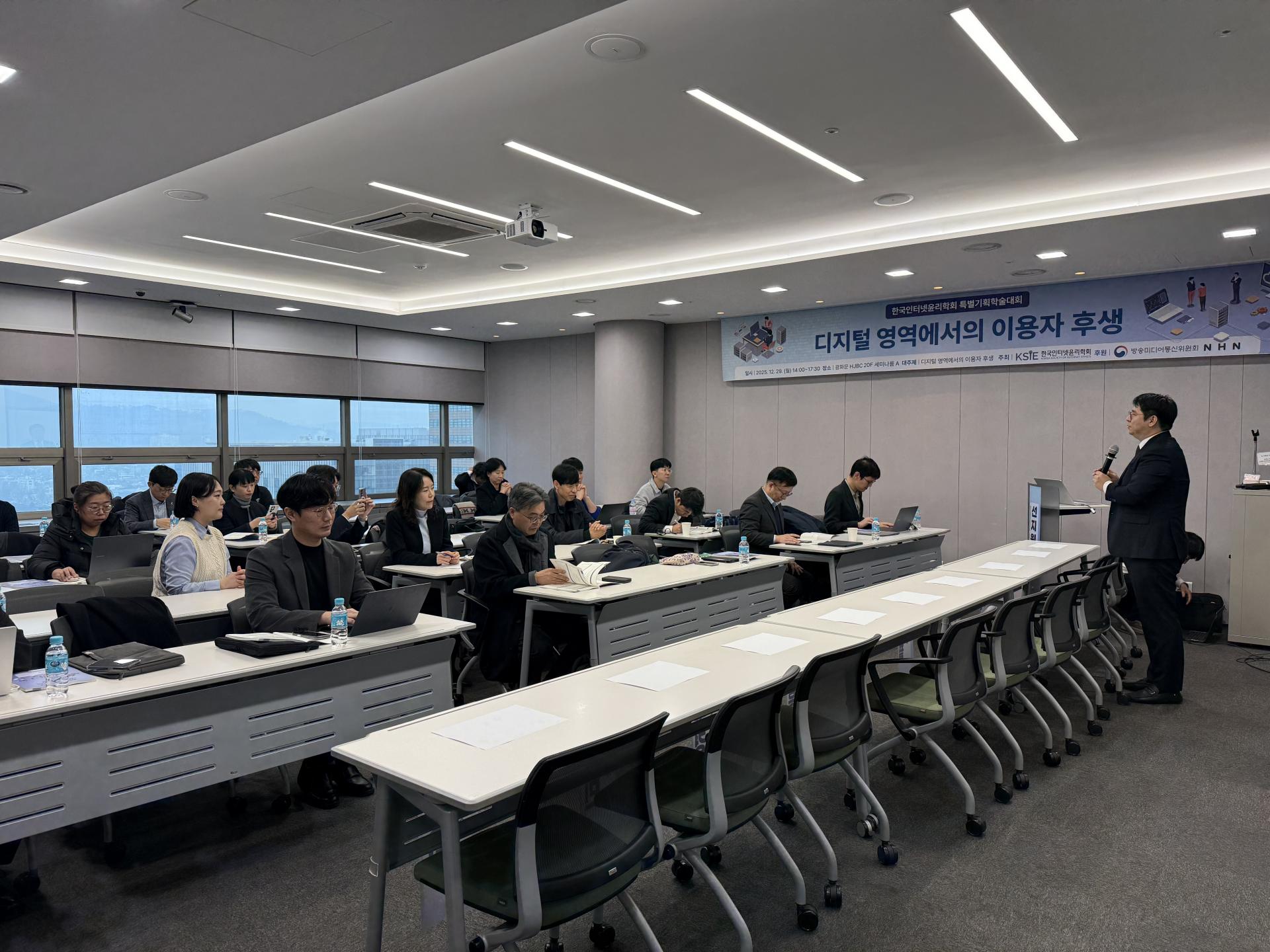 b651dfeeb3c9b.jpg