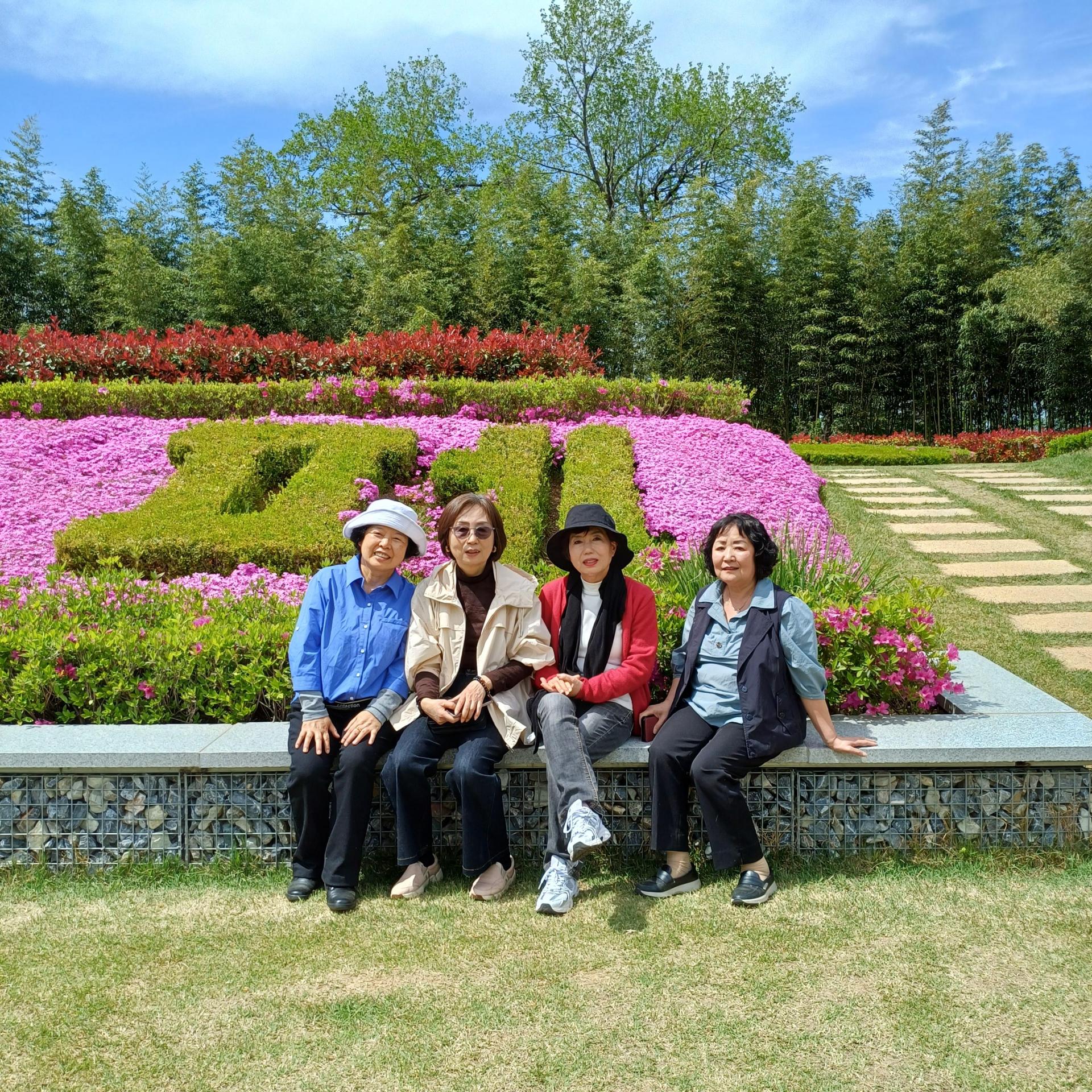 4ead0b9e07d96.jpg