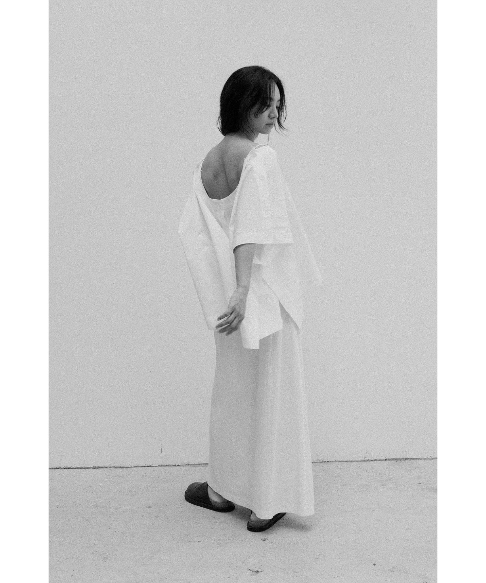 드레스 모델 착용 이미지-S2L10