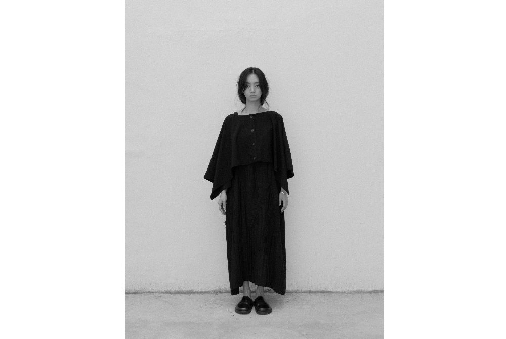 드레스 모델 착용 이미지-S5L4