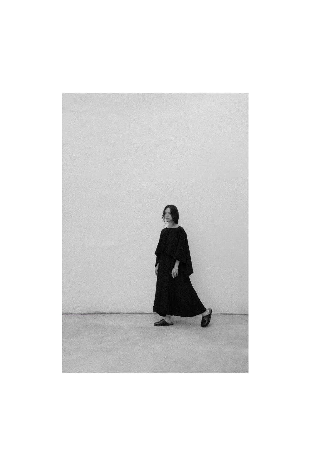 드레스 모델 착용 이미지-S5L6