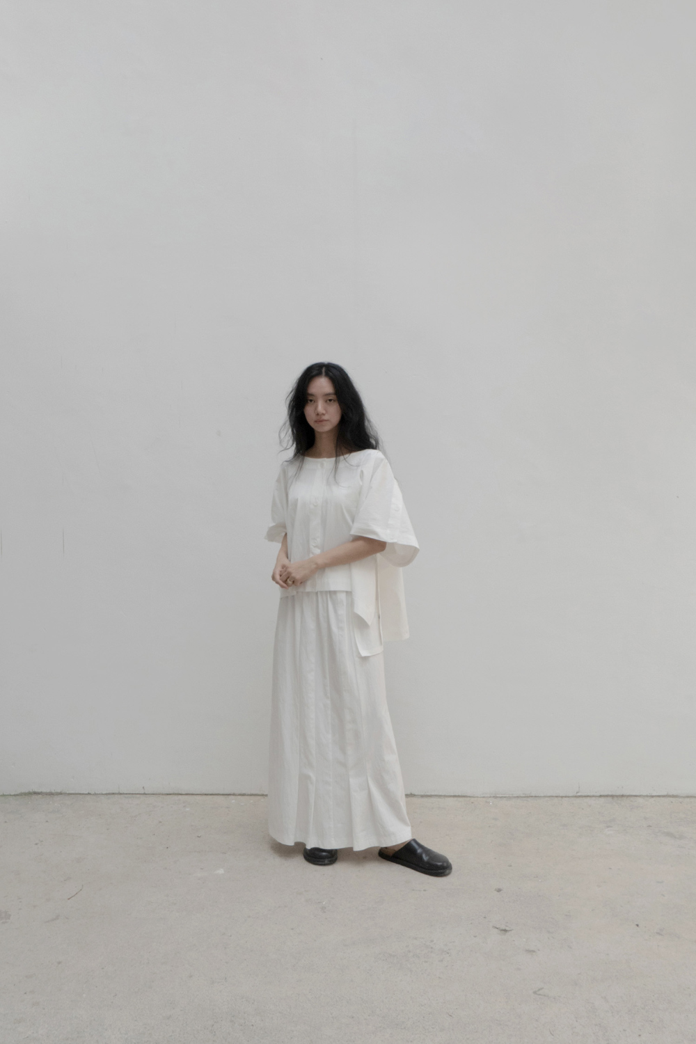 드레스 모델 착용 이미지-S8L1