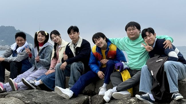 진영X다현, 영화 밖에서도 빛난 핑크빛 ('그 시절, 우리가 좋아했던 소녀')