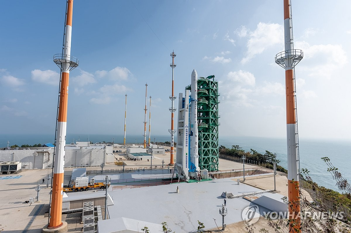 누리호, 기립 완료