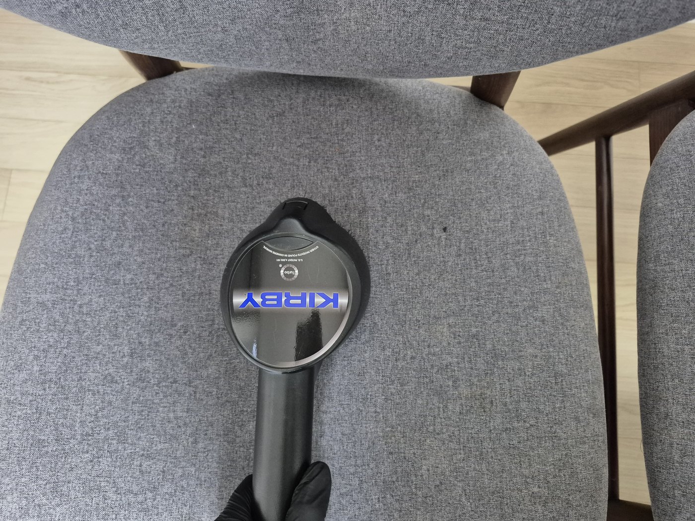 의자로 옮겨 같은 헤드로 이어 가는 중