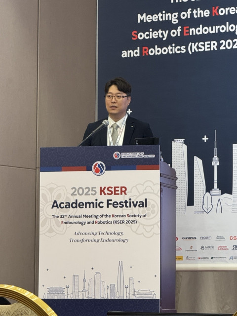 URO dot AI를 소개하고 있는 아이도트 임윤재 부사장