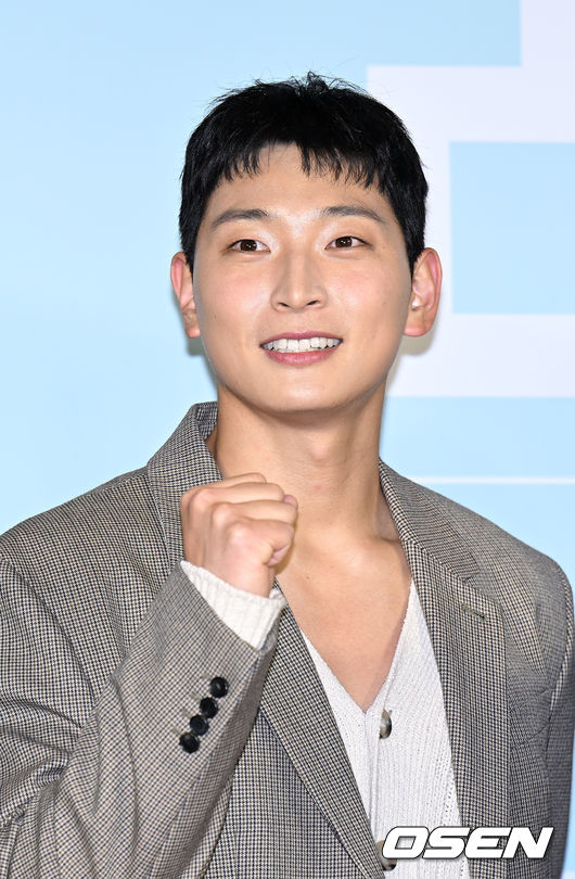 [단독] 정진운, 박시후와 투톱 대결..영화 '신의악단' 캐스팅