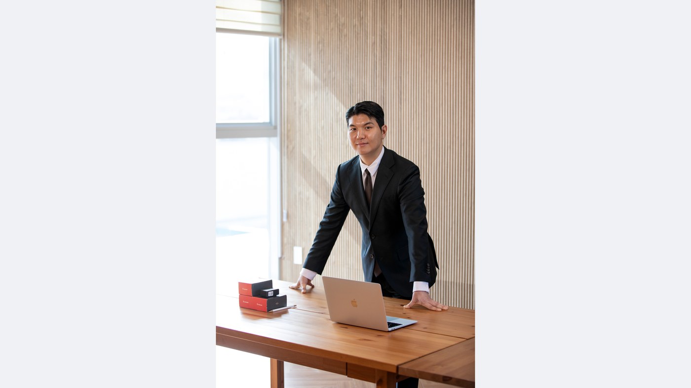 방법별 차이를 정리해 드리는 모습