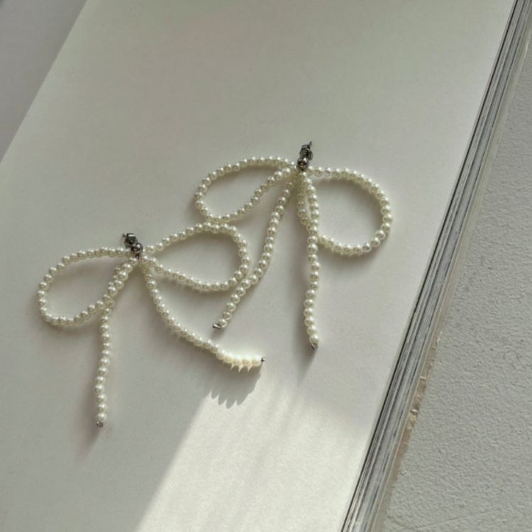 Pearl Ribbon Earrings