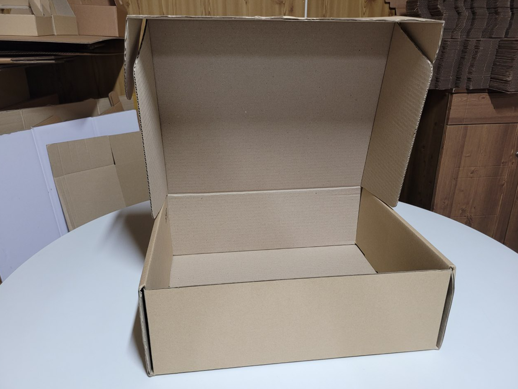 G형 박스 제작 시 상부 덮개가 열리는 구조 모습