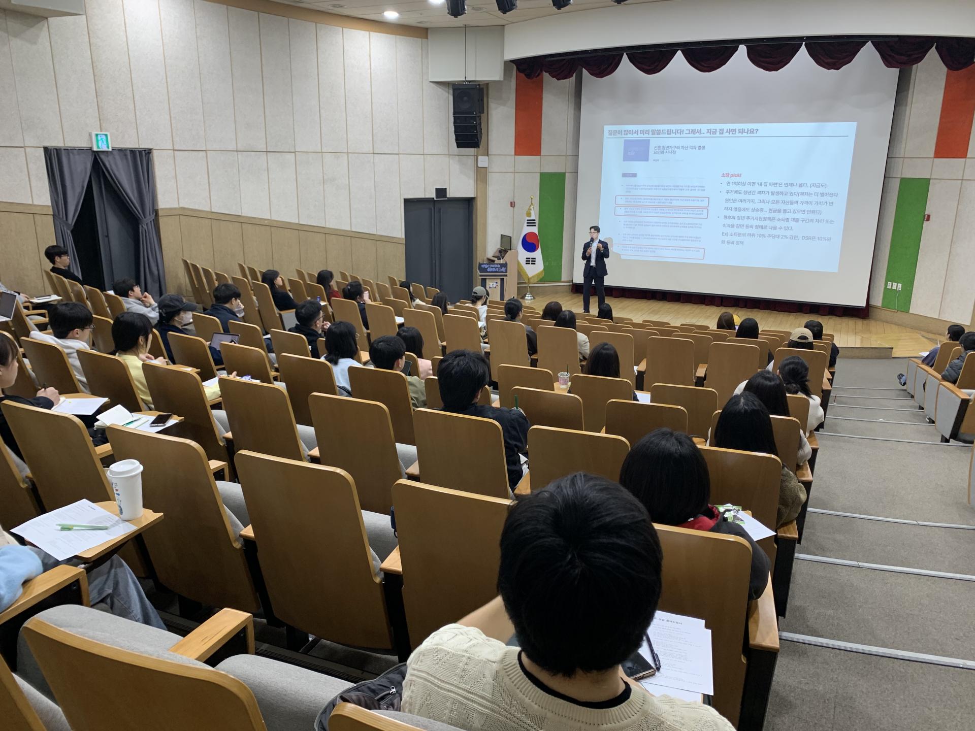 c6af970877bd8.jpg