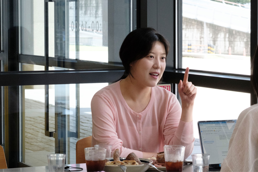 첫 후원을 결심하며 인터뷰에 응한 재희님의 모습