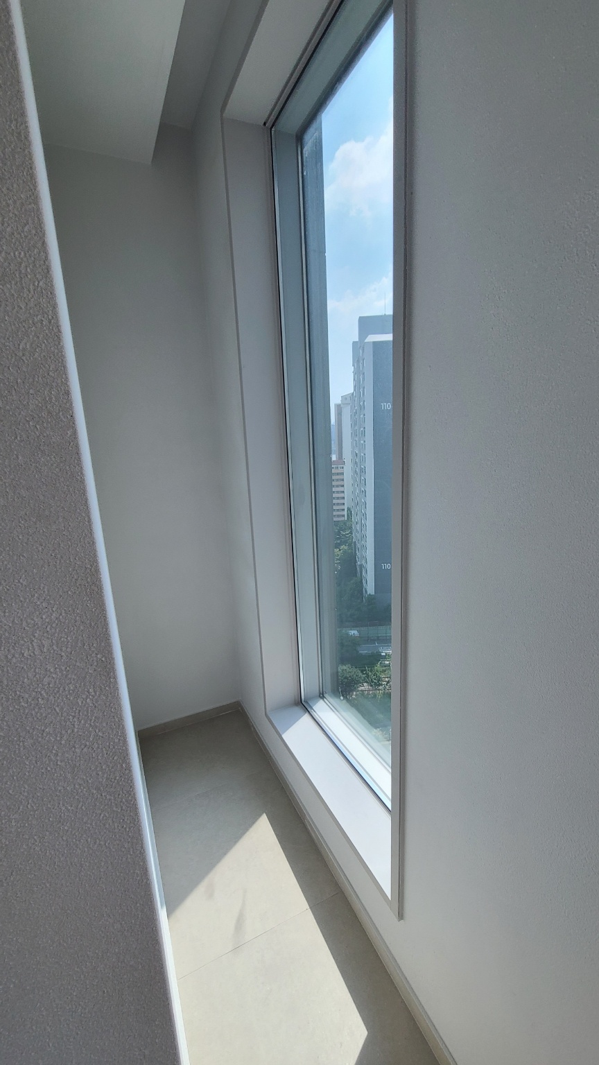 서울 용산 파크타워 시공사례, 로이 단열유리 덧댐으로 결로·냉기 해결 : (주)AHC 창앤덧창