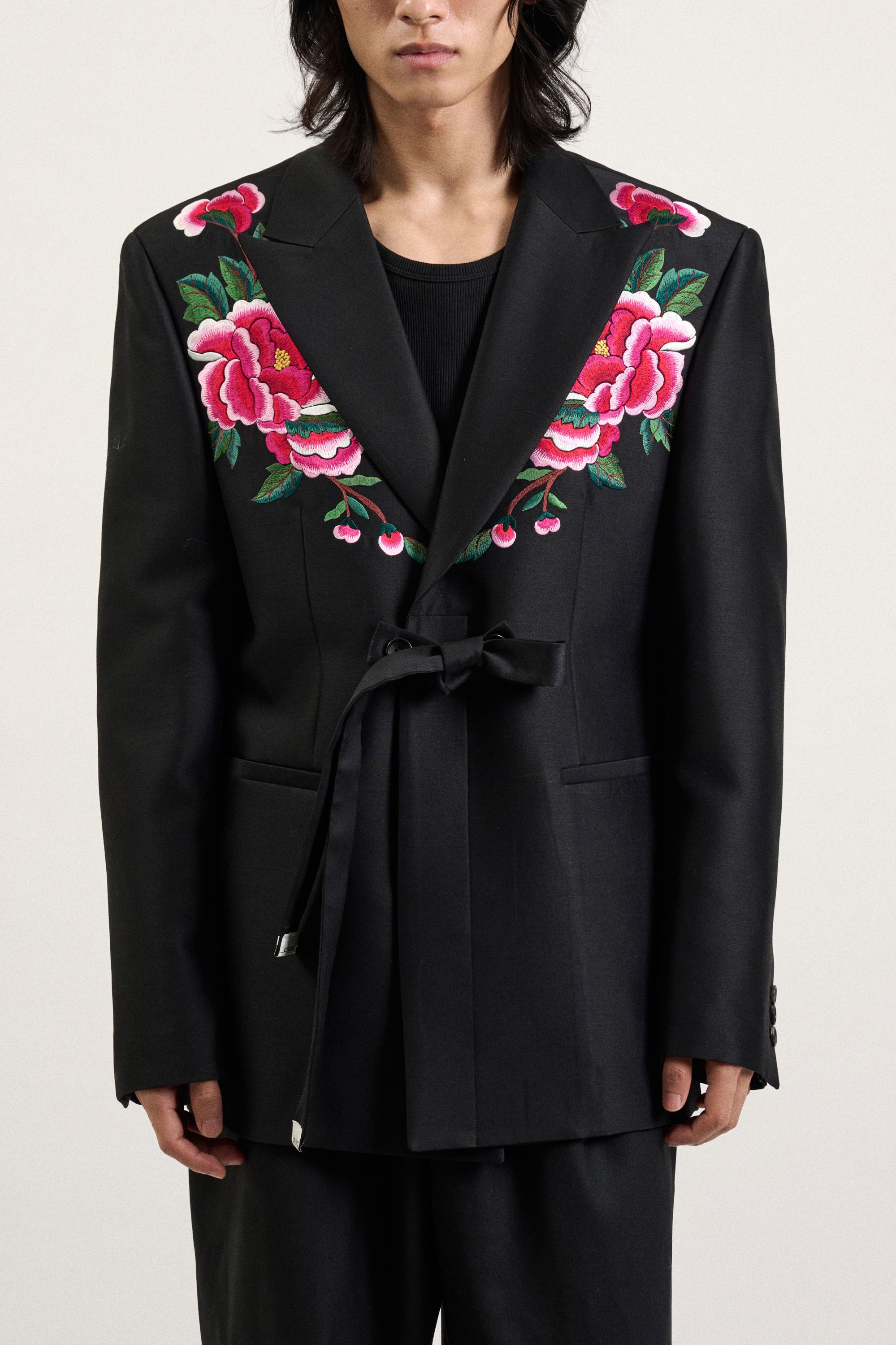 Embroidered Korean Peony Tuxedo - Goreum Type1