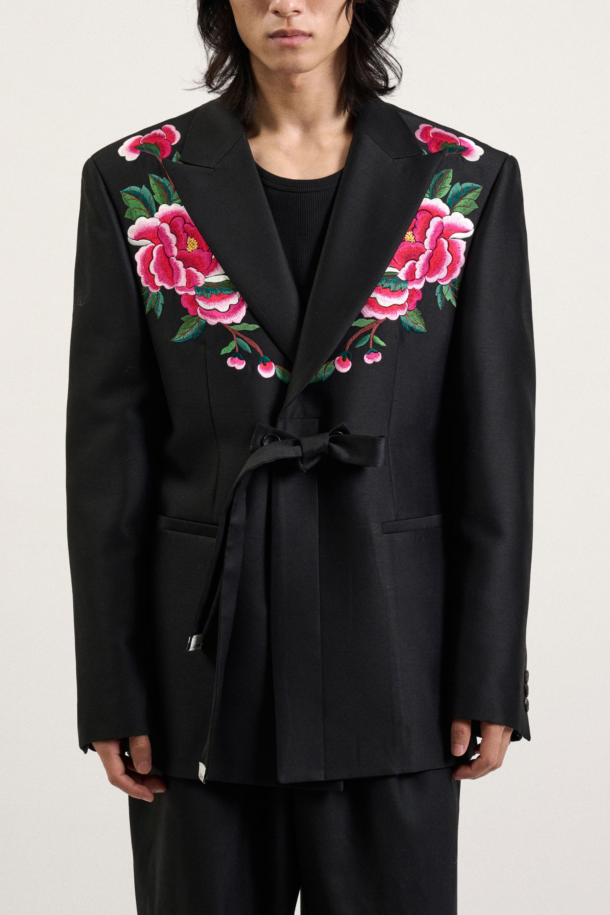Embroidered Korean Peony Tuxedo - Goreum Type1