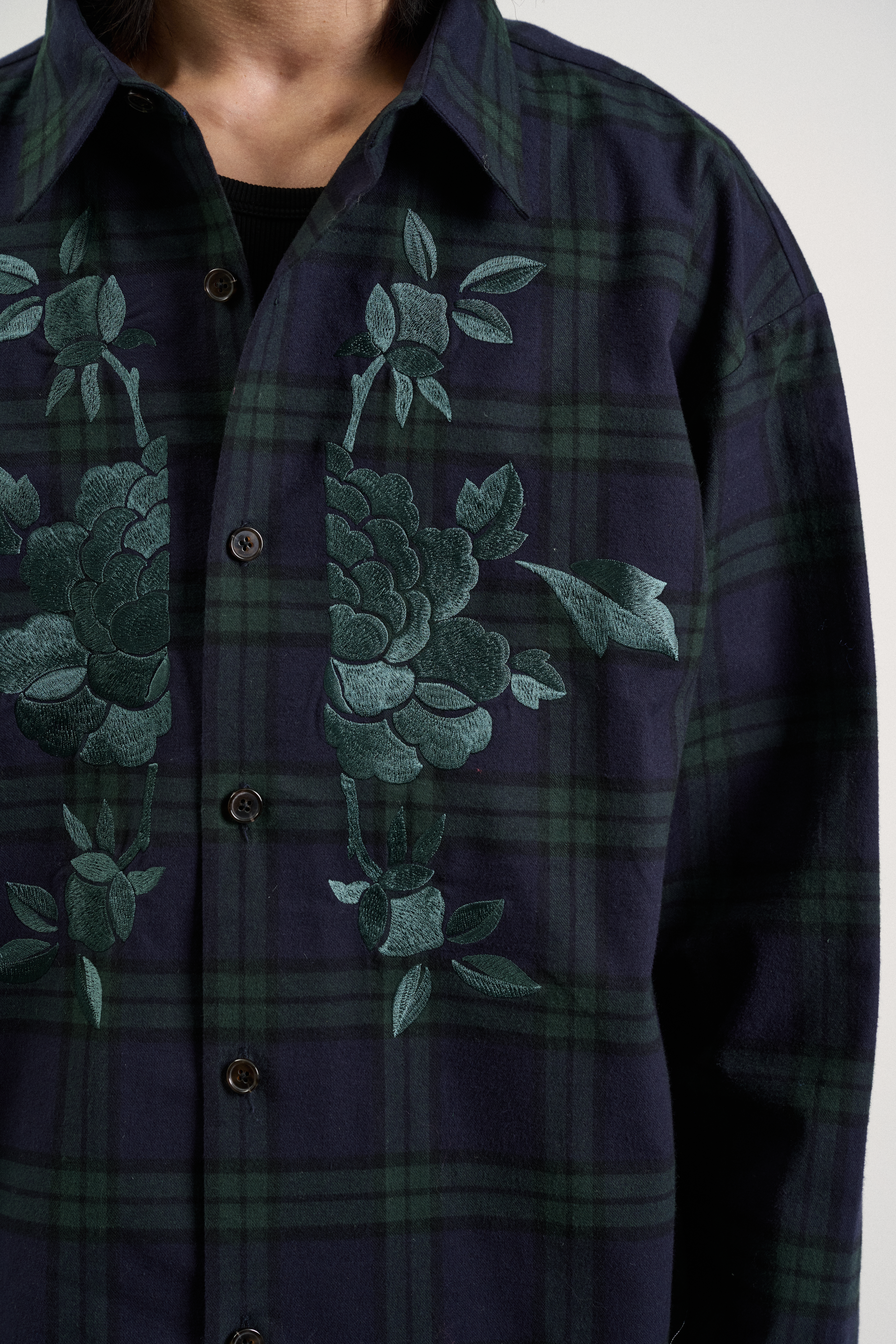 Symmetrical 모란 Embroidered Shirt Jacket (주문 제작)