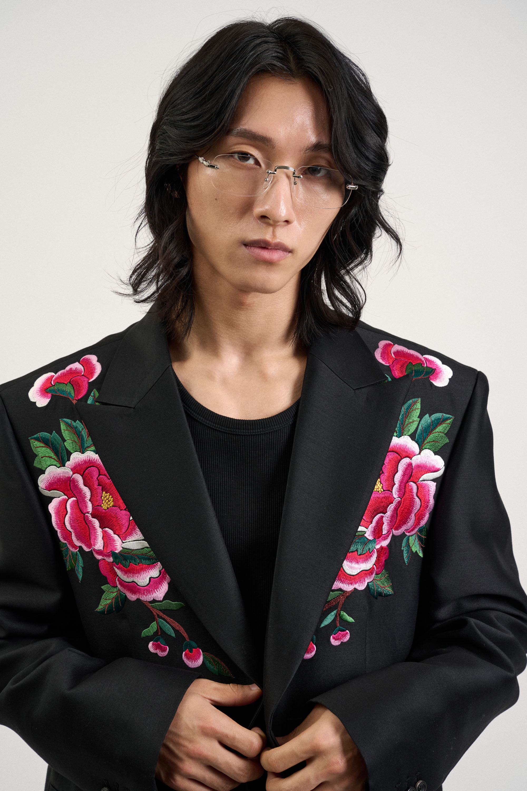 Embroidered Korean Peony Tuxedo - Goreum Type1