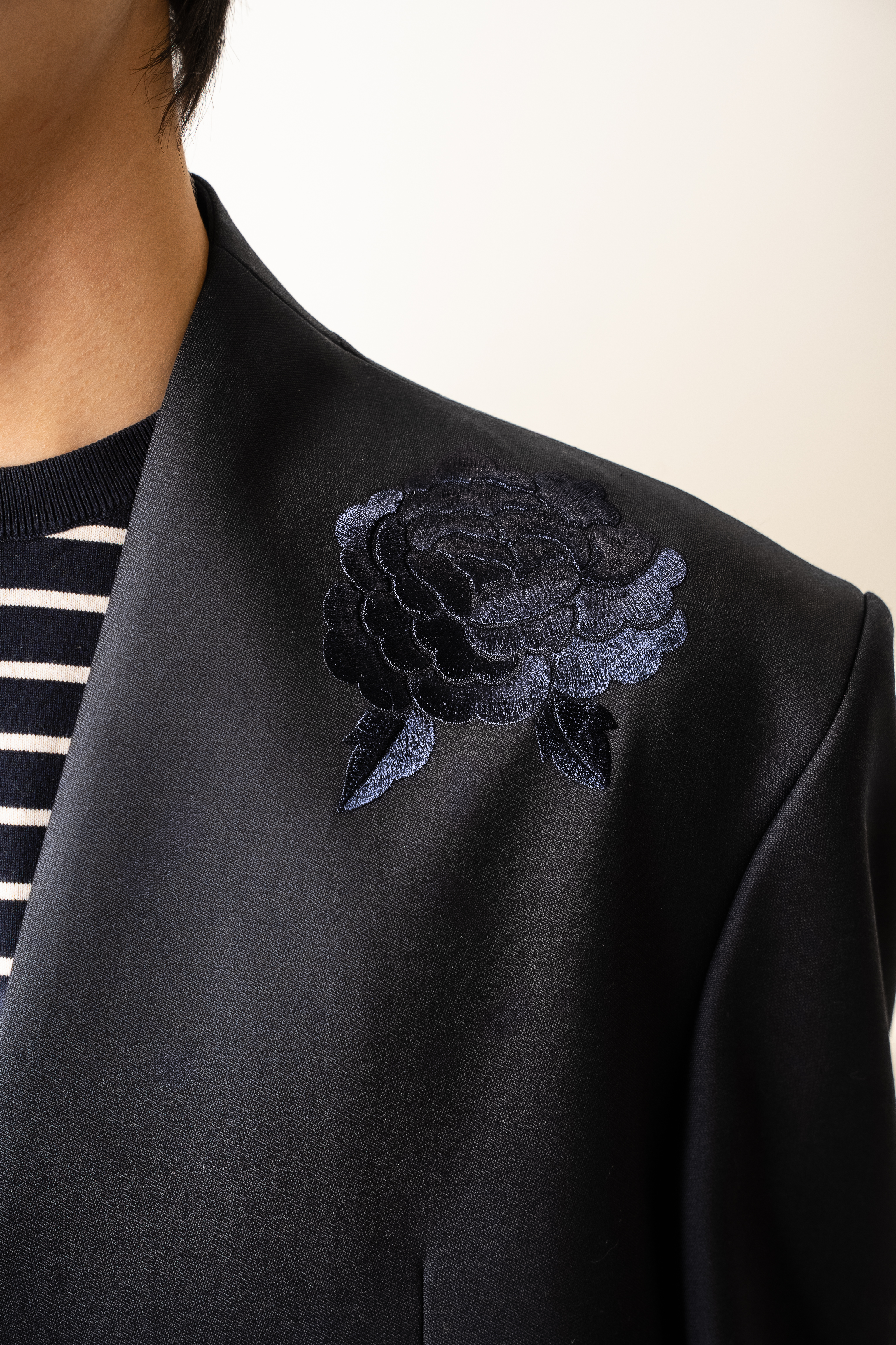 Floral Shoulder Embroidery Blazer (맞춤 제작)