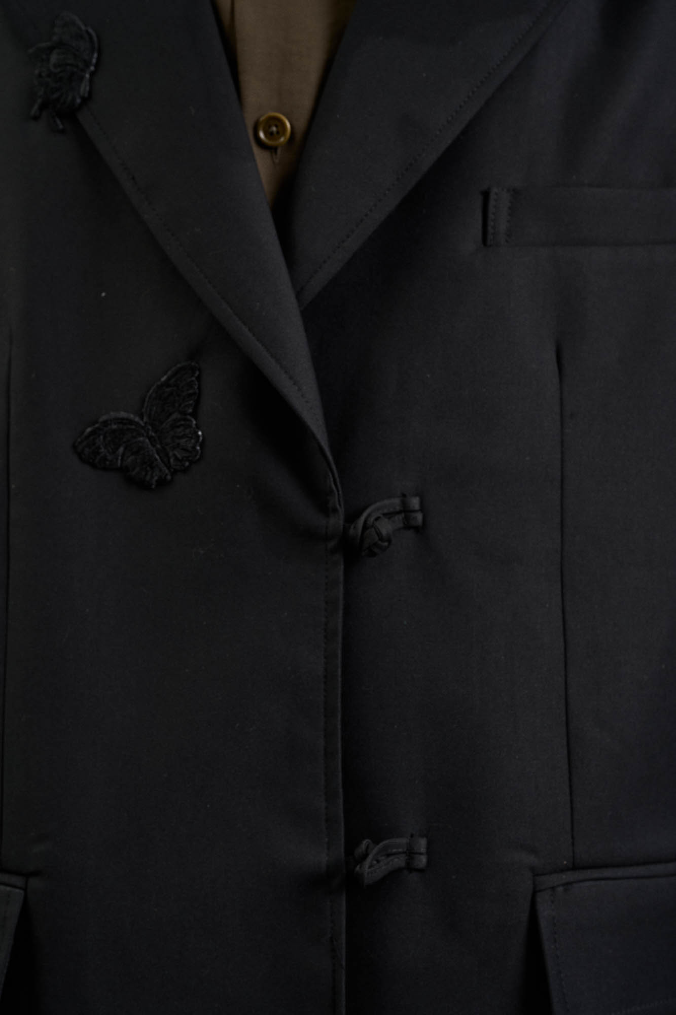 Classic Hanbok Knot Blazer – Butterfly Appliqué